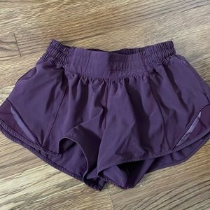Lululemon Hotty Hot Low Rise Shorts Size 4 2.5” Retired Color